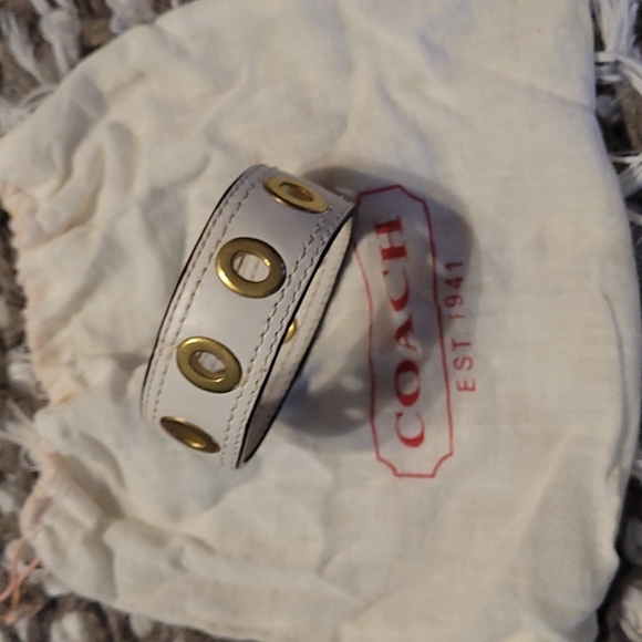 Coach leather bracelet - Picture 2 of 3